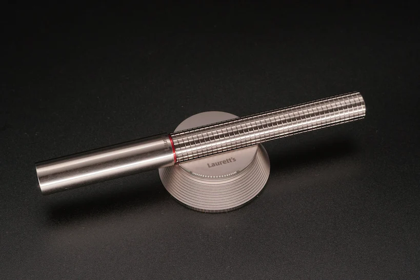 Laurett's Stealthread Fountain Pen - Image 2