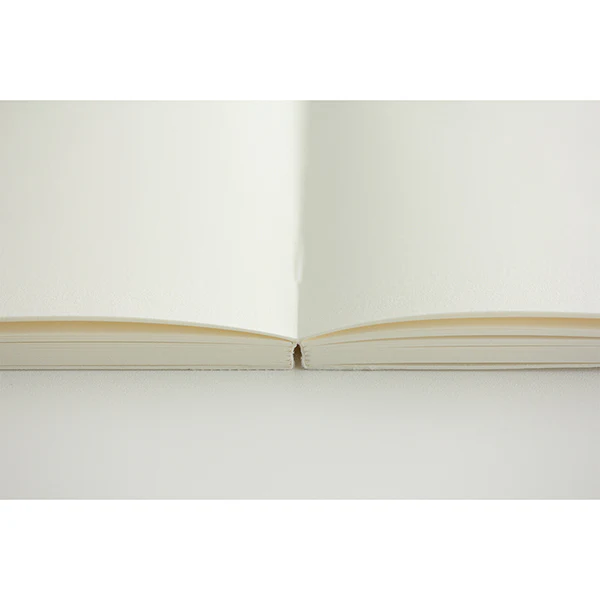 Midori MD A5 Blank Notebook - Image 4