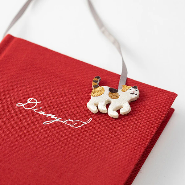 Midori Diary with Embroidered bookmark Cat - Image 5