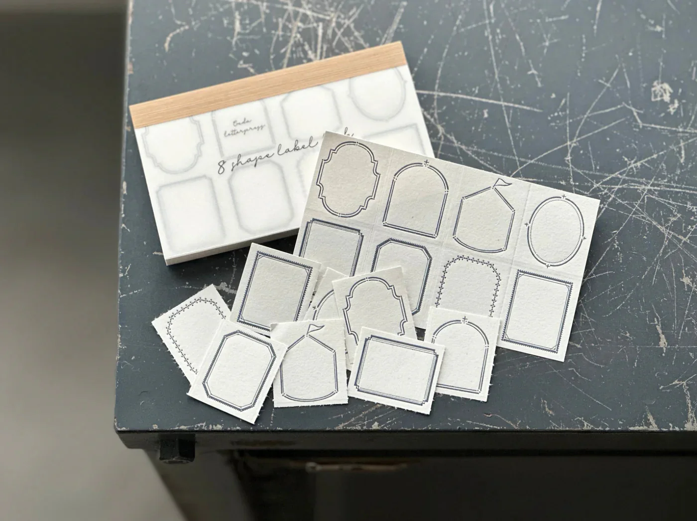 Oeda Letterpress - 8 Shape Label book - Image 2