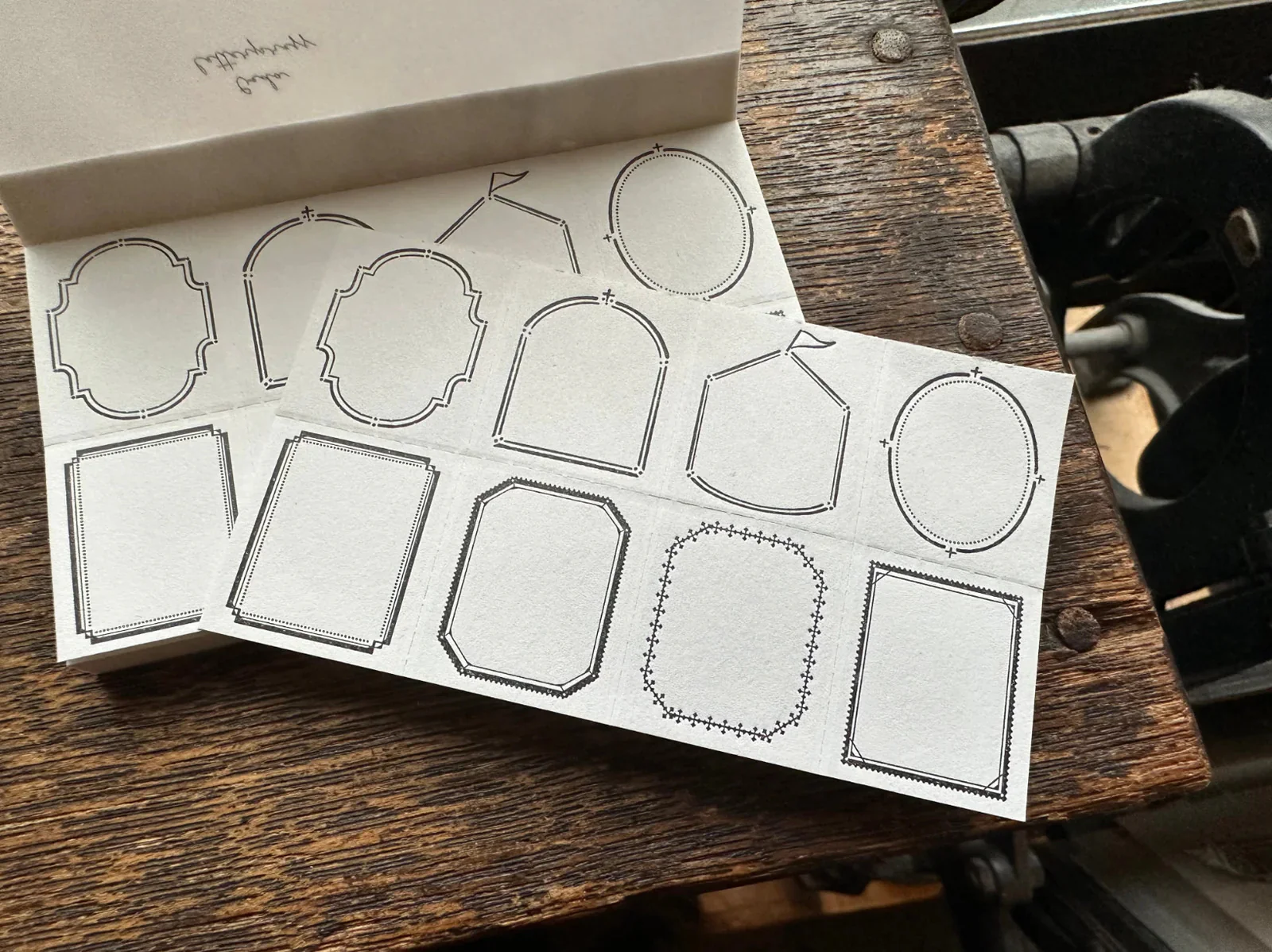 Oeda Letterpress - 8 Shape Label book - Image 3